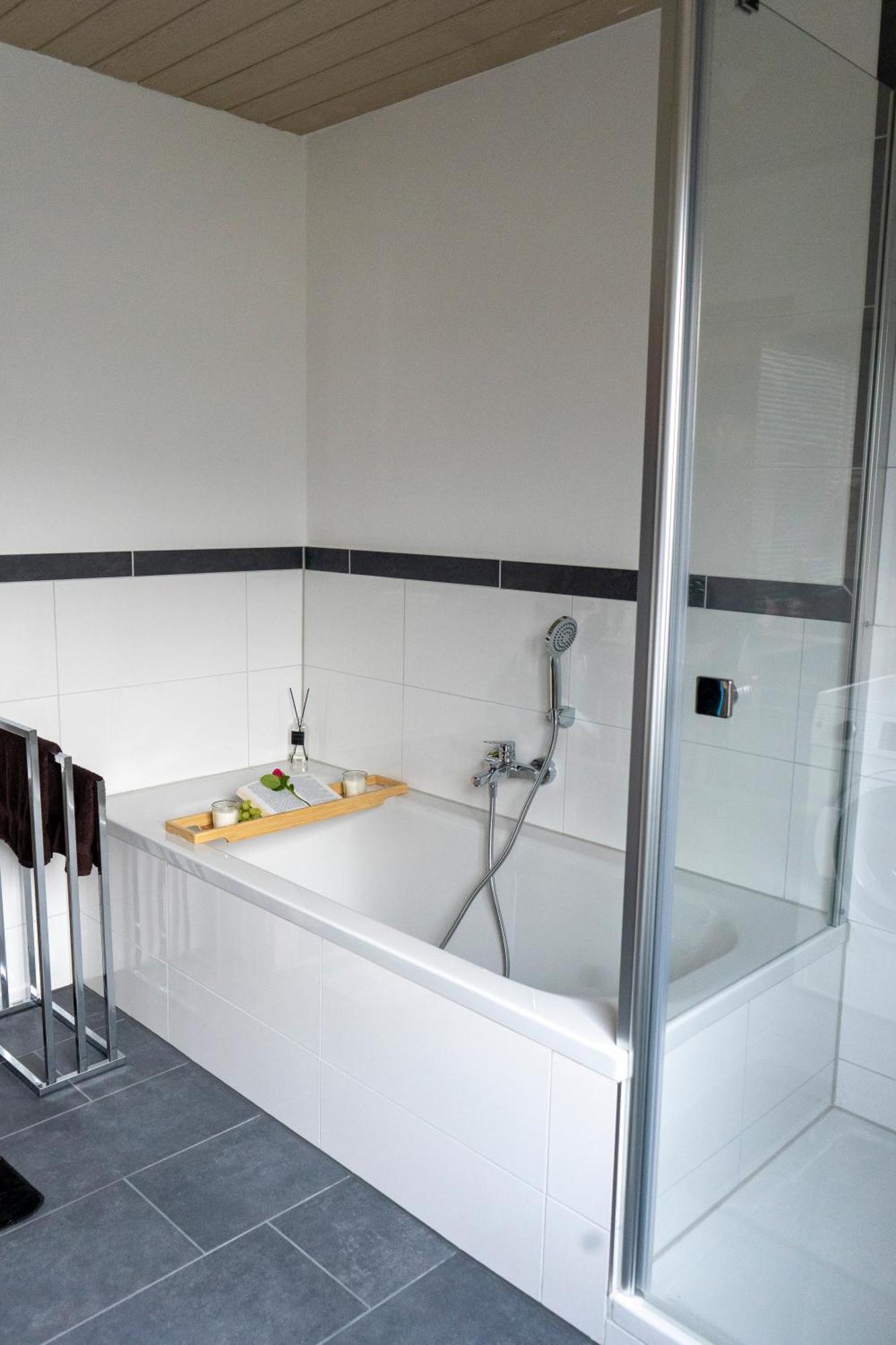 Ferienwohnung Hertreiter In Dingolfing 110Qm Buitenkant foto