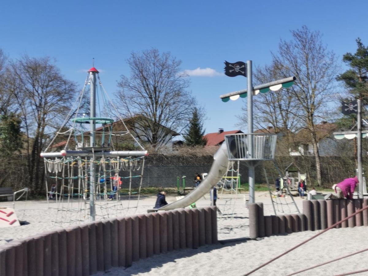 Ferienwohnung Hertreiter In Dingolfing 110Qm Buitenkant foto